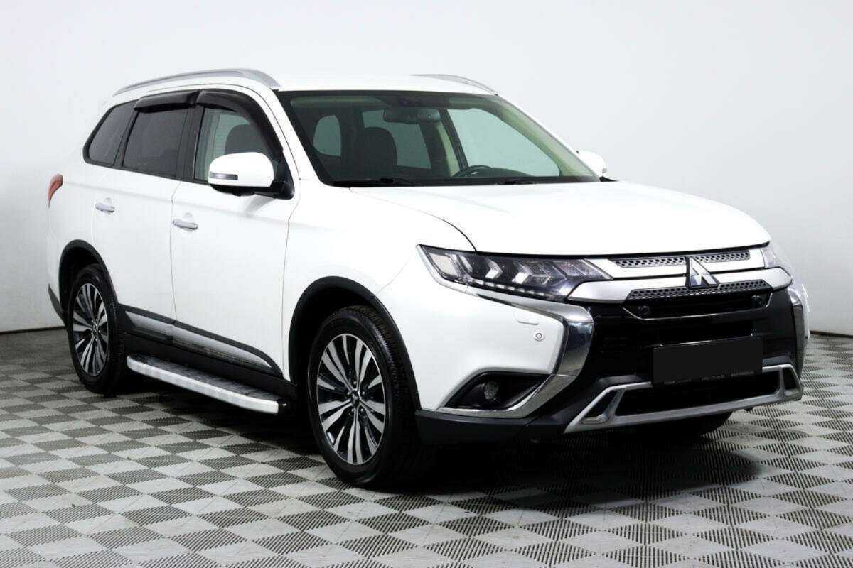 Mitsubishi Outlander б/у, 2019, Вариатор. Фото: #2