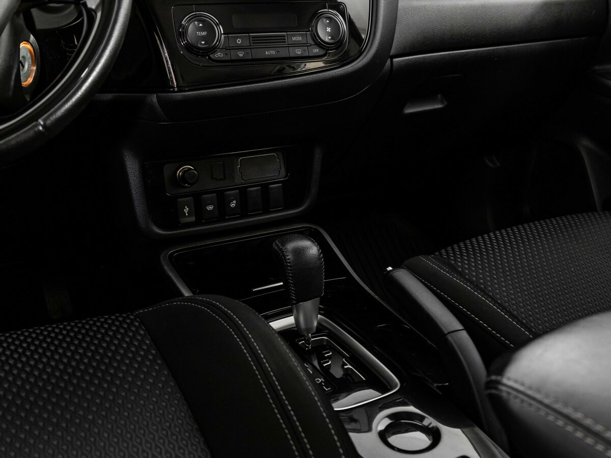 Mitsubishi Outlander б/у, 2019, Вариатор. Фото: #8