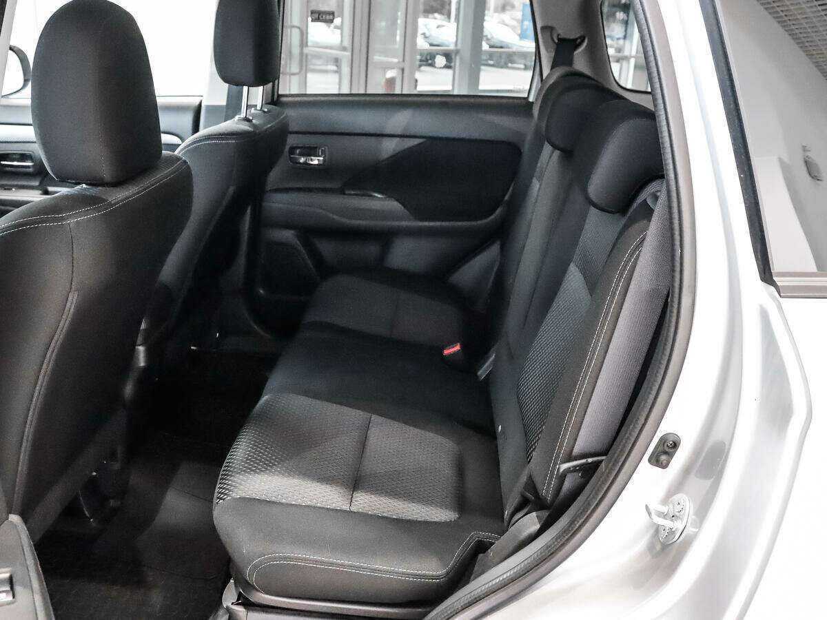 Mitsubishi Outlander б/у, 2016, Вариатор. Фото: #9