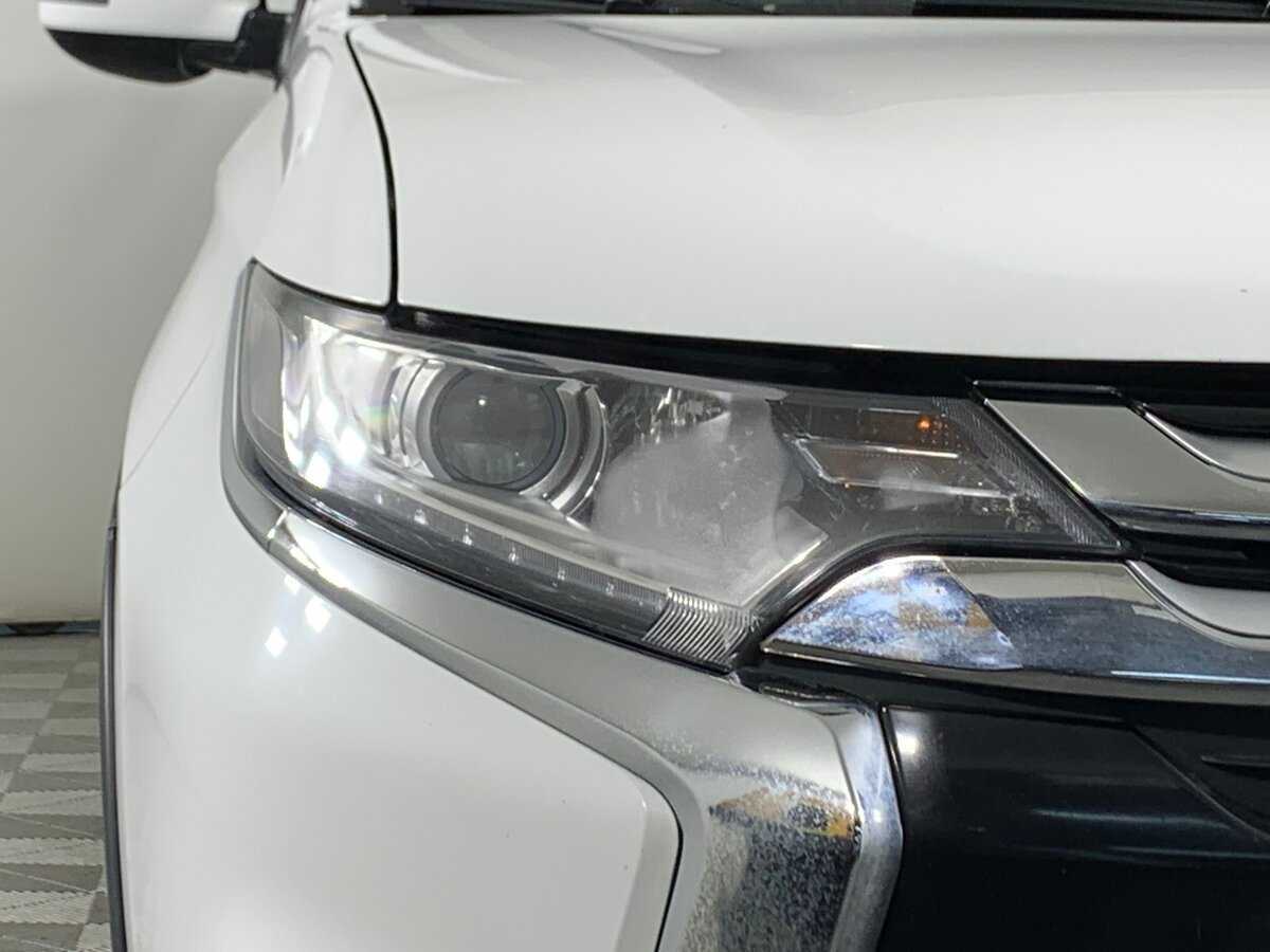 Mitsubishi Outlander б/у, 2017, Вариатор. Фото: #9