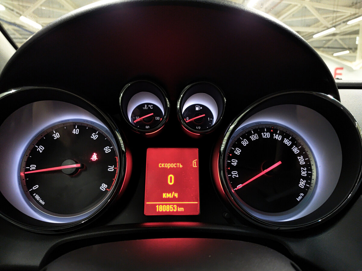 Opel Astra б/у, 2013, Механическая. Фото: #12