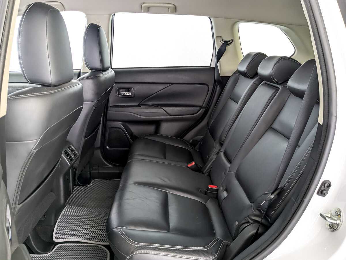 Mitsubishi Outlander б/у, 2019, Вариатор. Фото: #9
