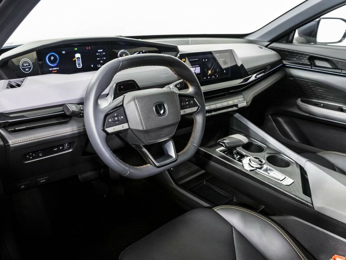 Changan UNI-V б/у, 2023, Роботизированная. Фото: #9