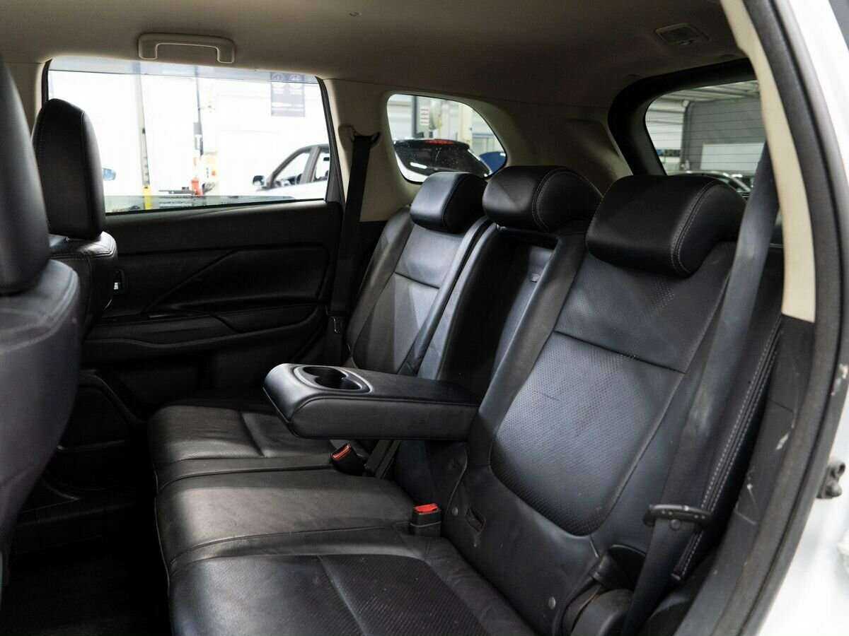 Mitsubishi Outlander б/у, 2017, Вариатор. Фото: #6