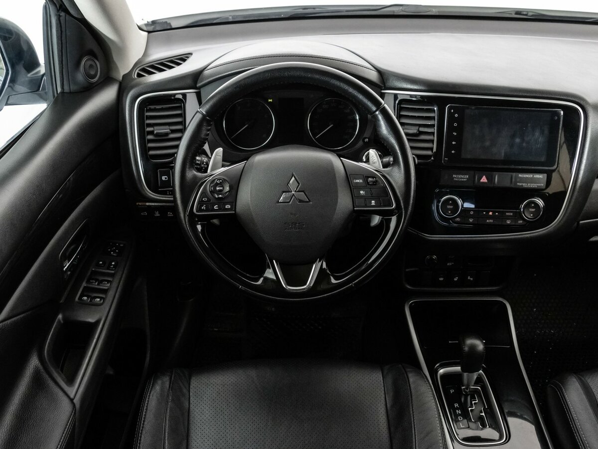 Mitsubishi Outlander б/у, 2017, Автоматическая. Фото: #8