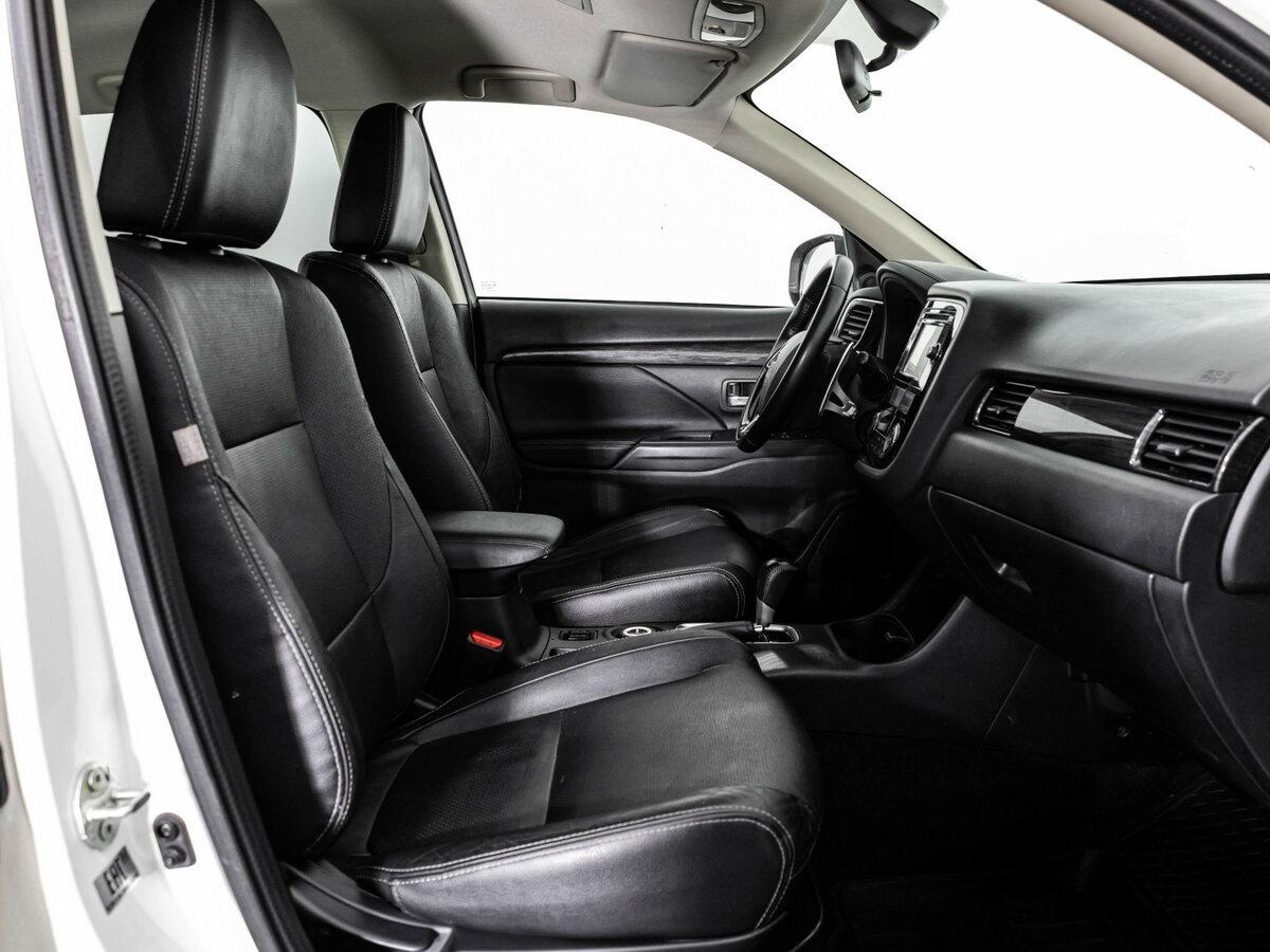 Mitsubishi Outlander б/у, 2016, Вариатор. Фото: #14