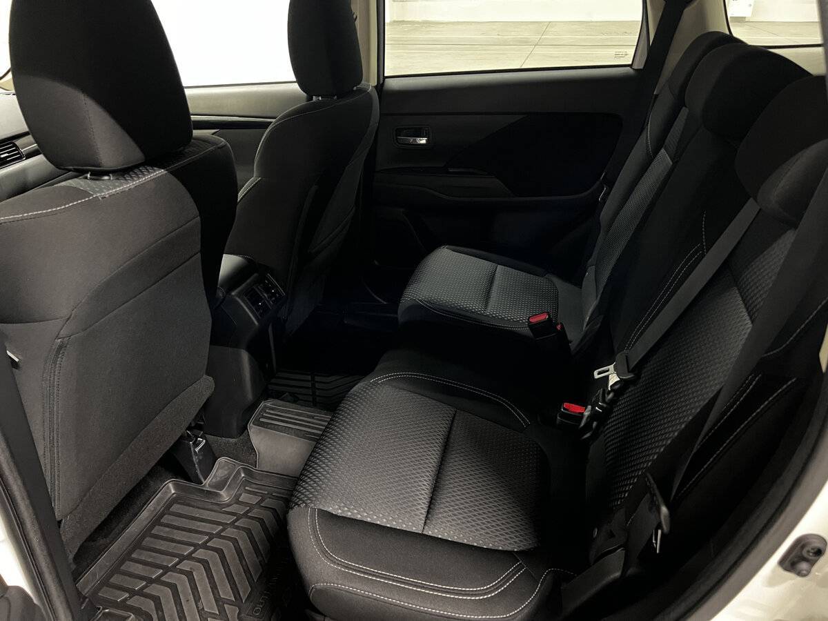 Mitsubishi Outlander б/у, 2021, Вариатор. Фото: #11