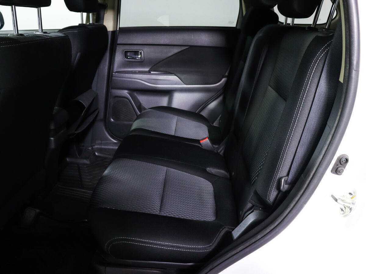 Mitsubishi Outlander б/у, 2018, Вариатор. Фото: #7