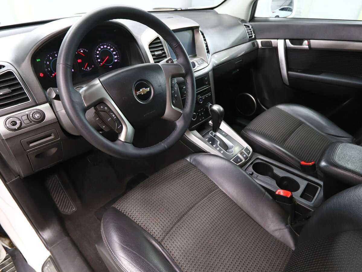 Chevrolet Captiva б/у, 2012, Автоматическая. Фото: #9