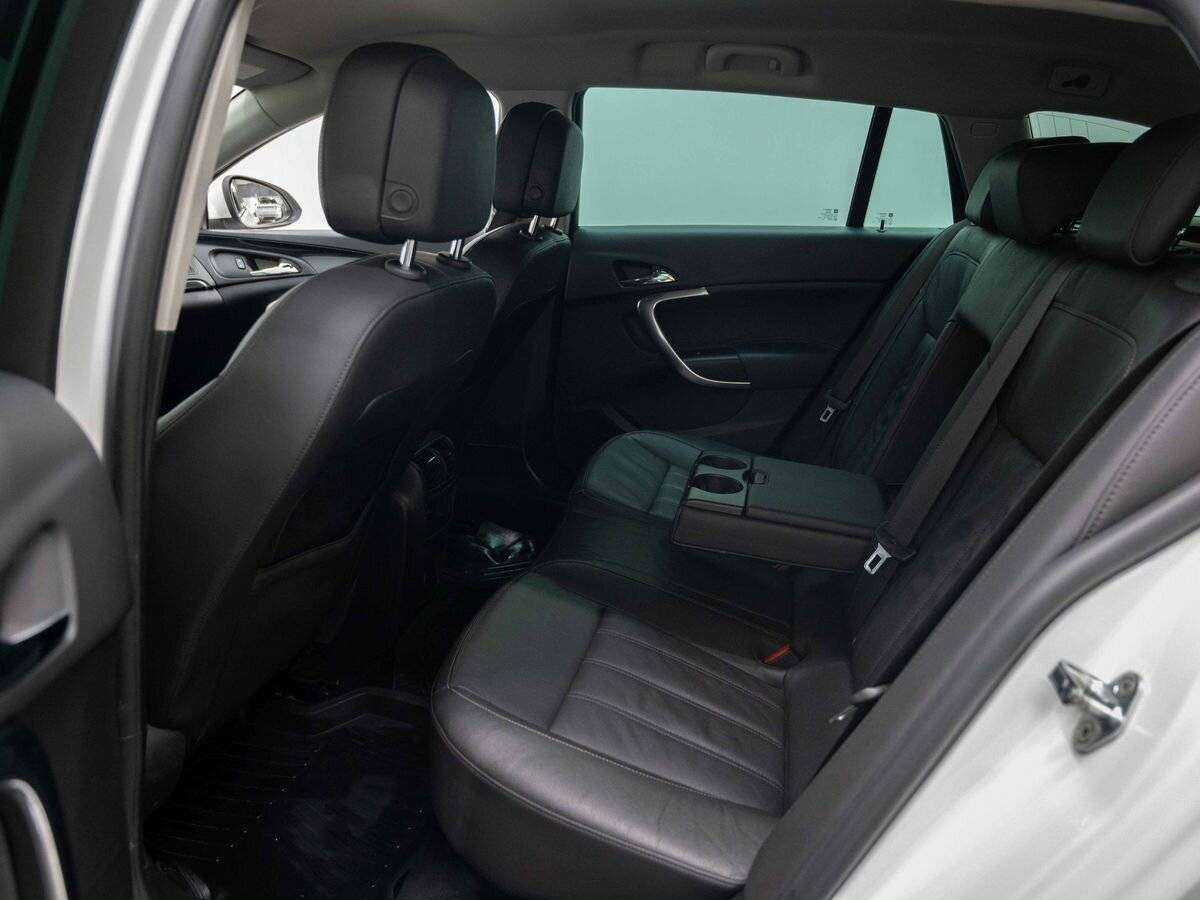 Opel Insignia б/у, 2013, Механическая. Фото: #11