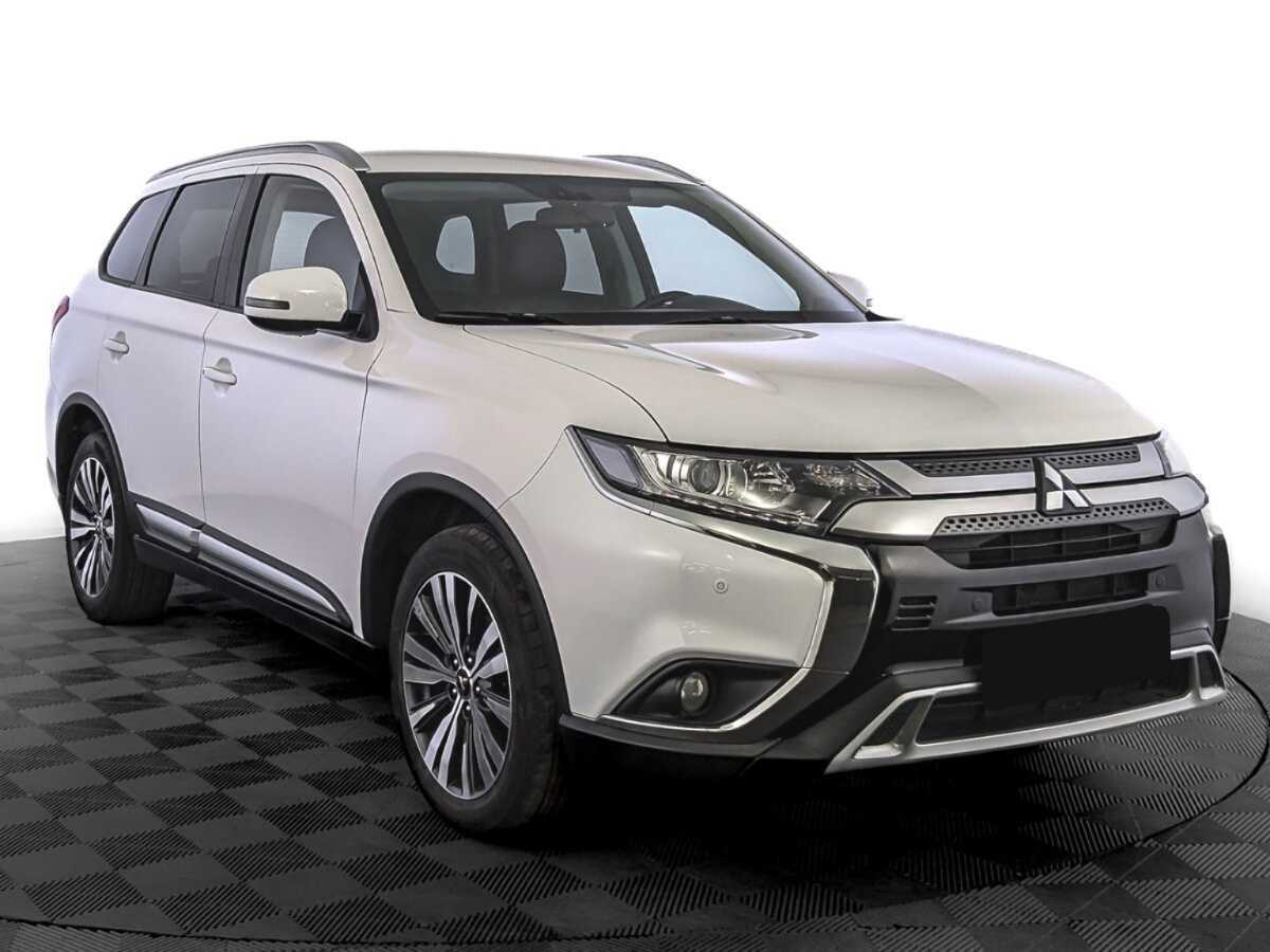 Mitsubishi Outlander б/у, 2019, Вариатор. Фото: #2