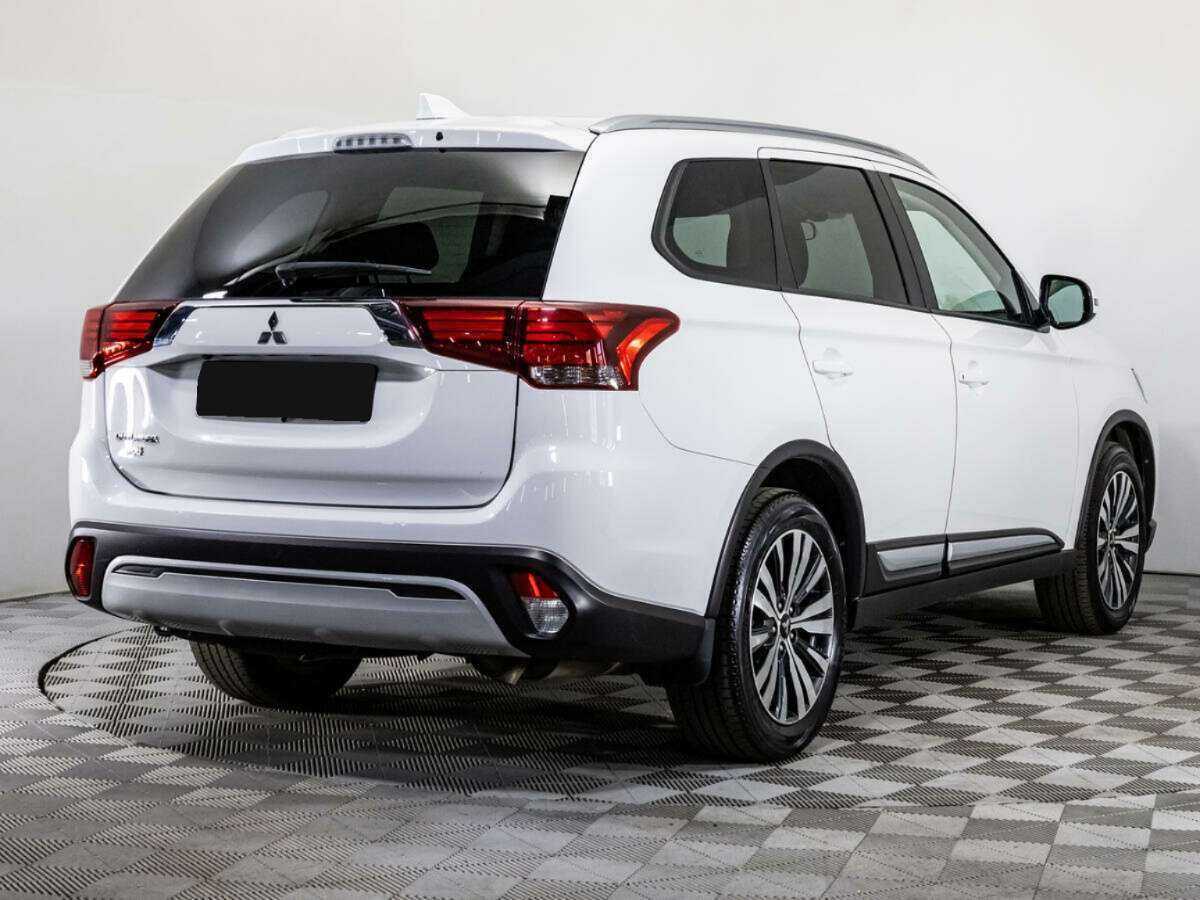 Mitsubishi Outlander б/у, 2021, Вариатор. Фото: #4