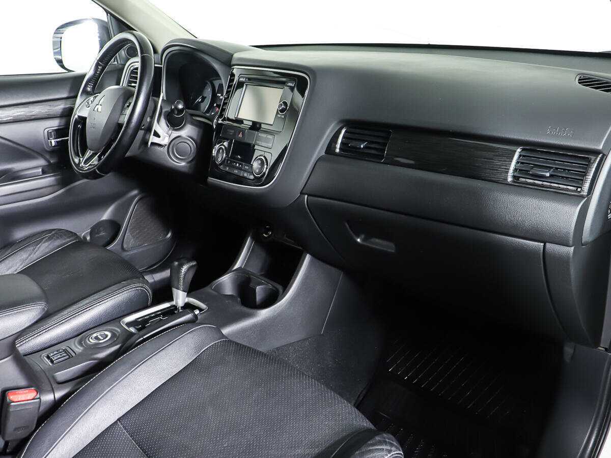 Mitsubishi Outlander б/у, 2015, Вариатор. Фото: #8