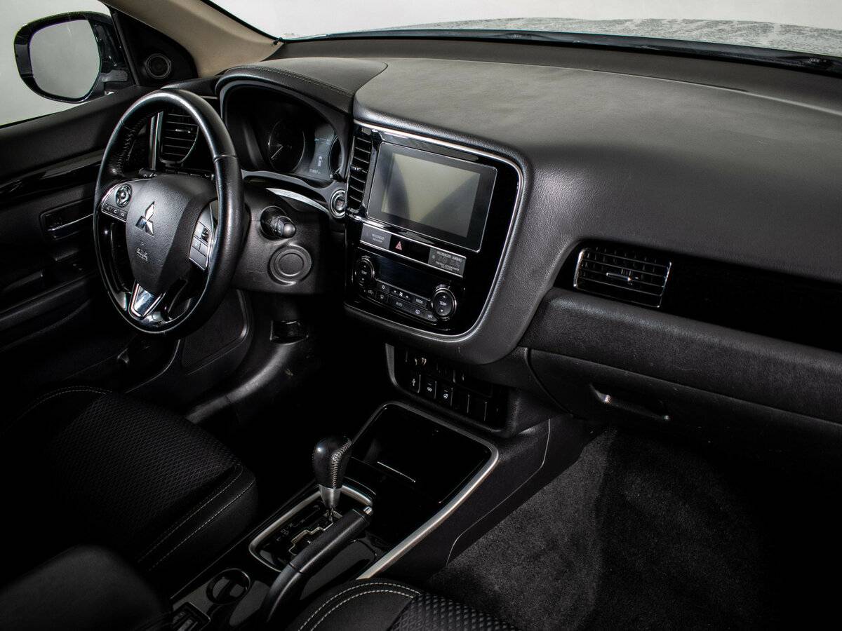 Mitsubishi Outlander б/у, 2018, Вариатор. Фото: #9
