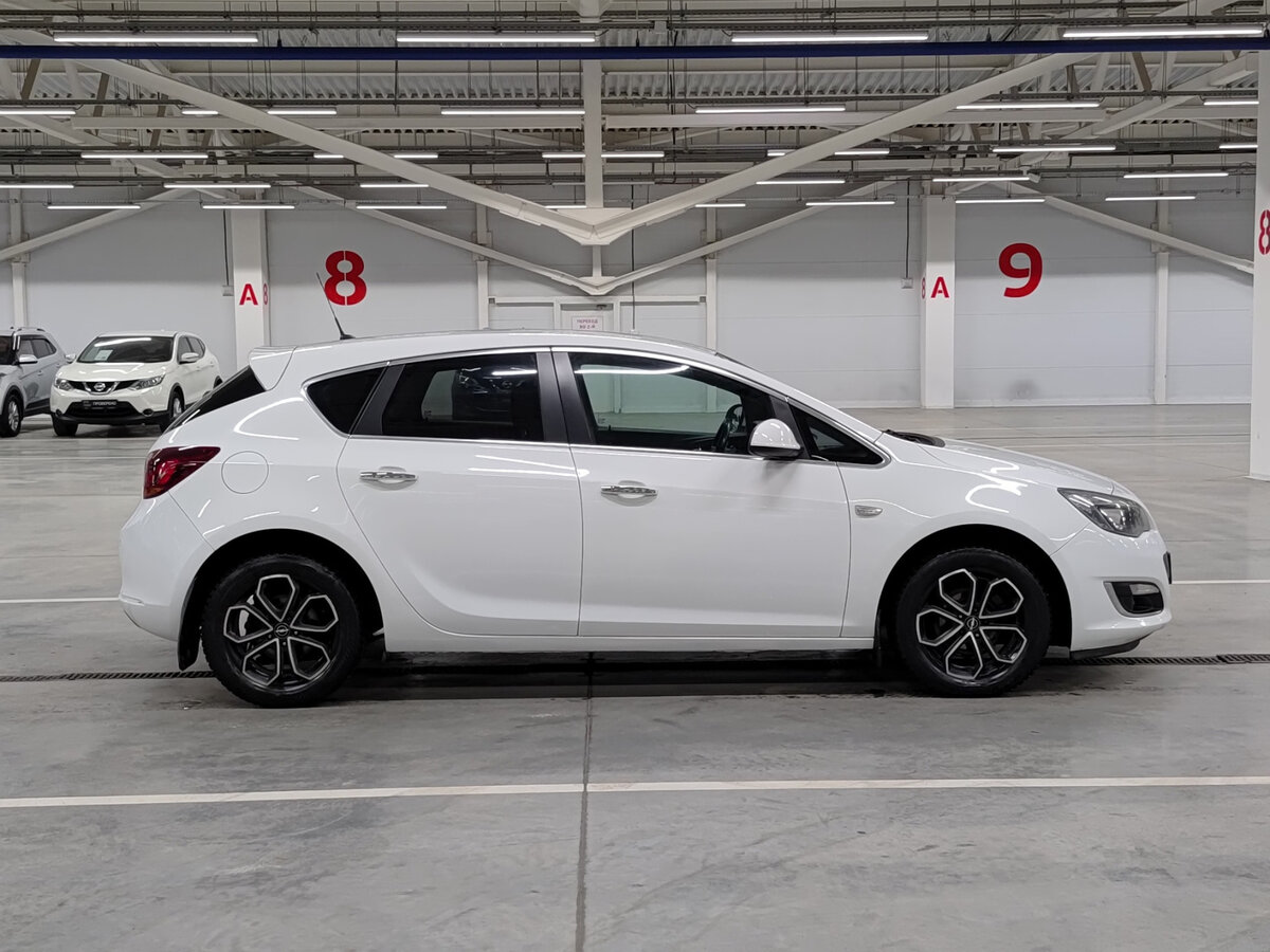 Opel Astra б/у, 2013, Механическая. Фото: #3