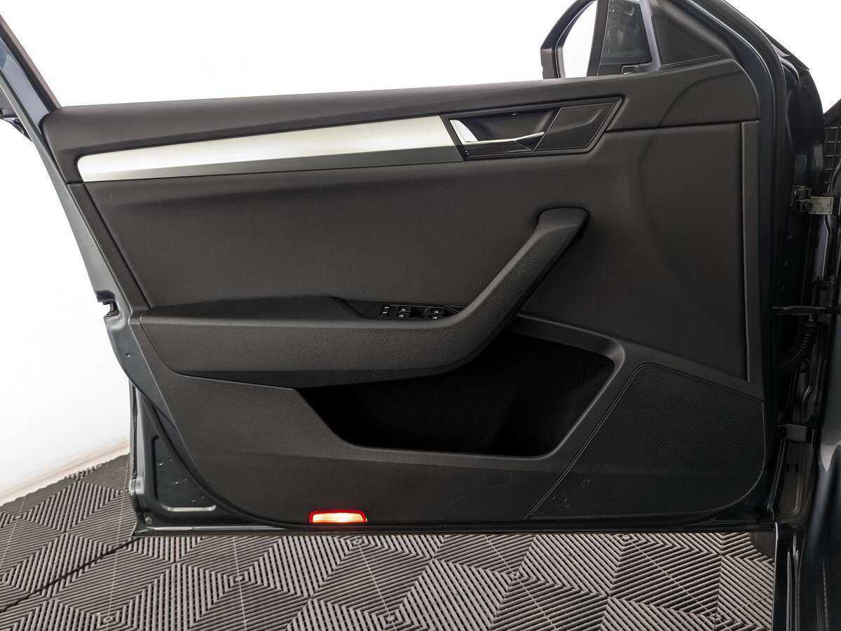 Skoda Superb б/у, 2019, Роботизированная. Фото: #14