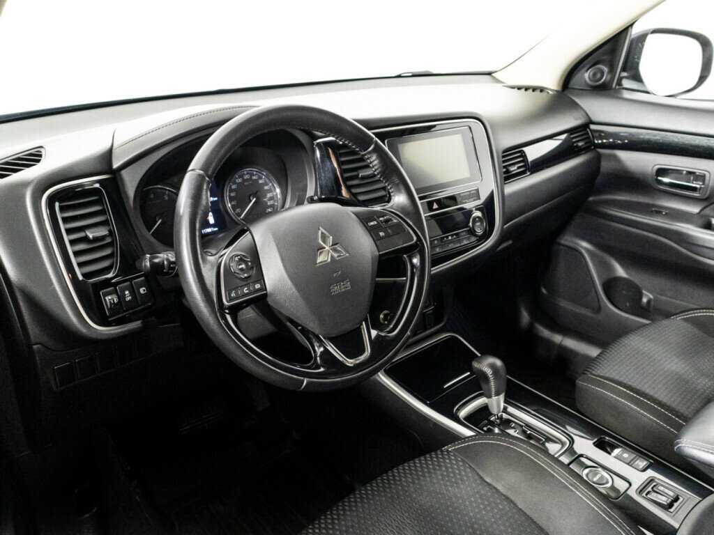 Mitsubishi Outlander б/у, 2018, Вариатор. Фото: #10