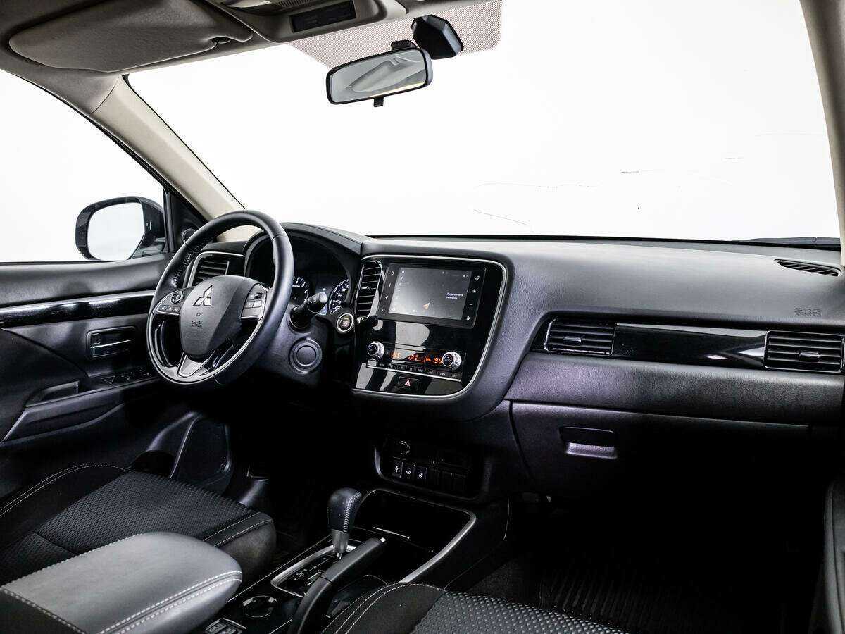 Mitsubishi Outlander б/у, 2021, Вариатор. Фото: #7