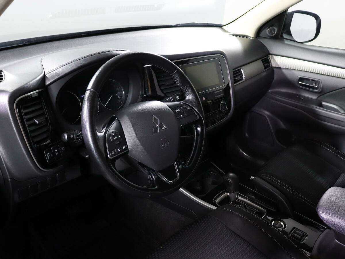 Mitsubishi Outlander б/у, 2018, Вариатор. Фото: #8
