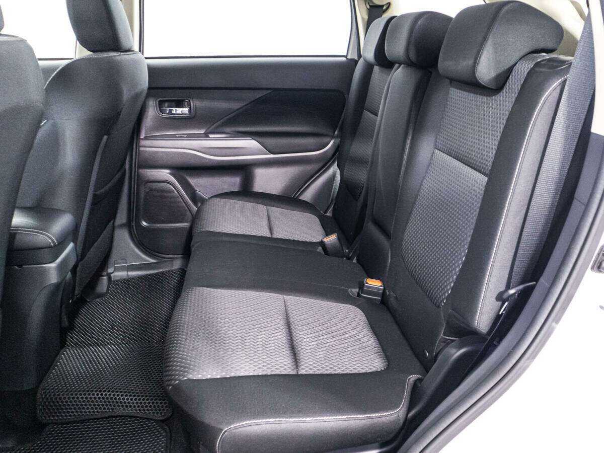 Mitsubishi Outlander б/у, 2022, Вариатор. Фото: #9