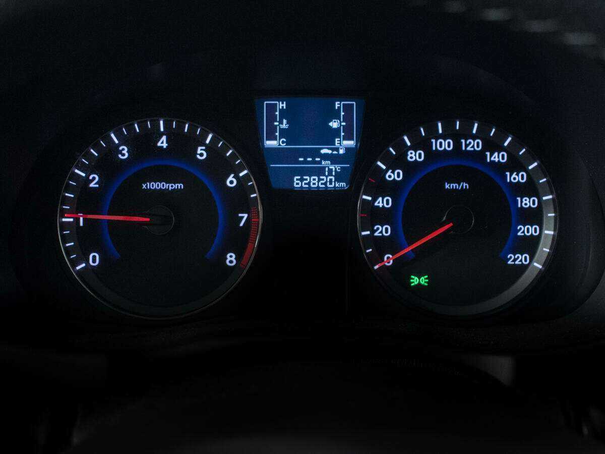 Hyundai Solaris б/у, 2014, Механическая. Фото: #10