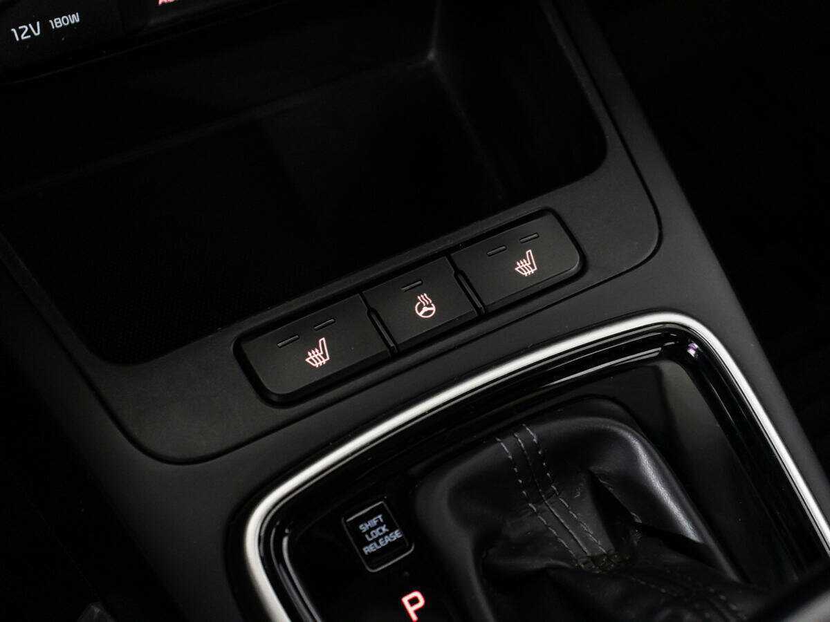 Kia Rio б/у, 2017, Автоматическая. Фото: #1