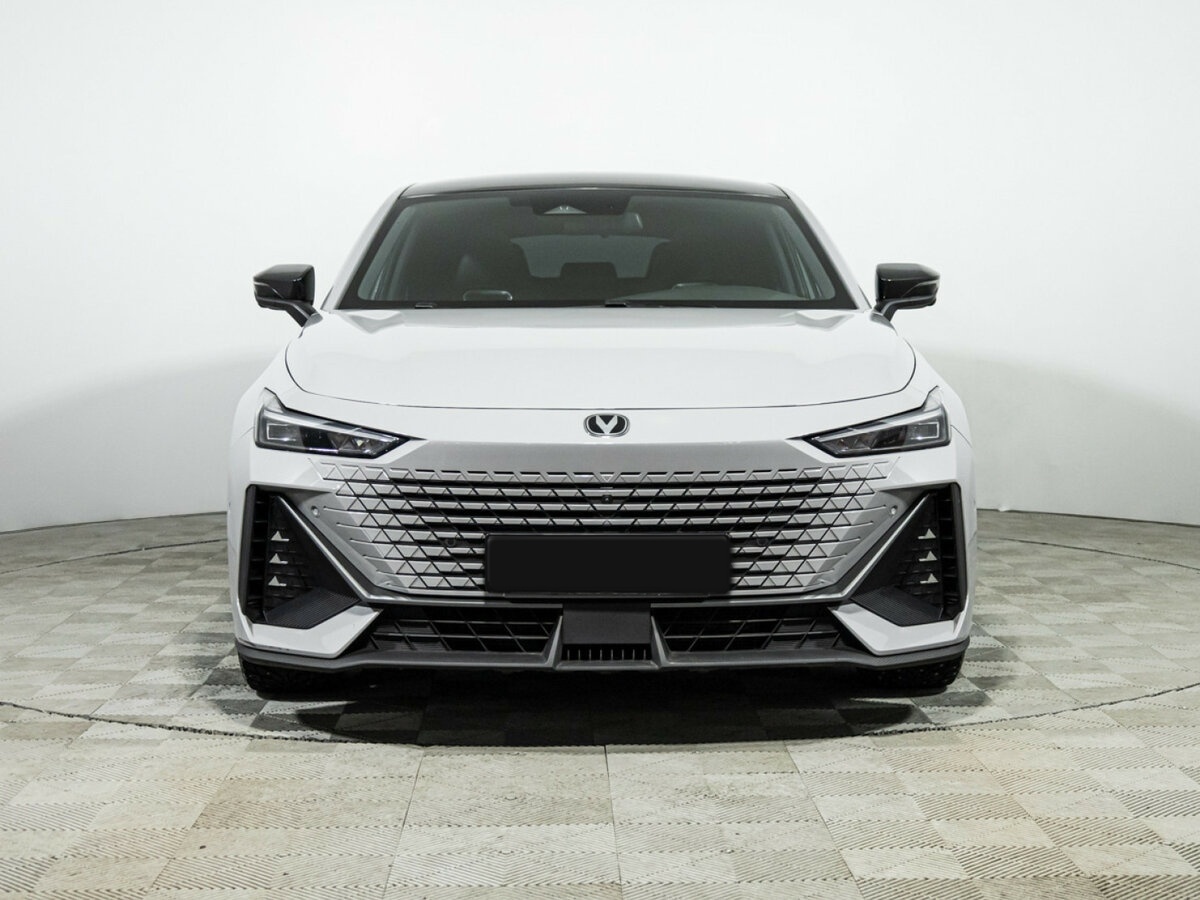 Changan UNI-V б/у, 2024, Роботизированная. Фото: #1