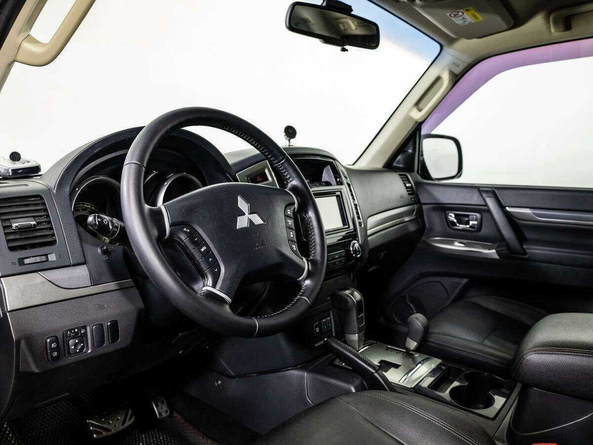 Mitsubishi Pajero б/у, 2015, Автоматическая. Фото: #10