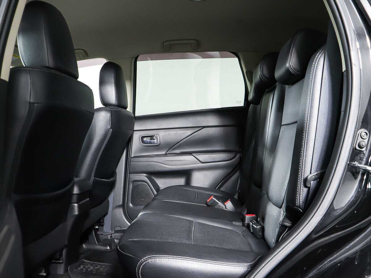 Mitsubishi Outlander б/у, 2015, Вариатор. Фото: #9