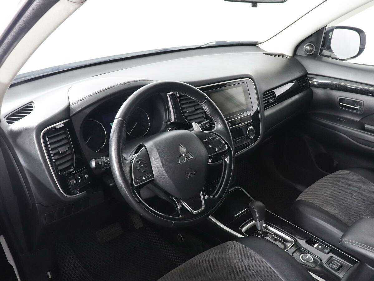 Mitsubishi Outlander б/у, 2020, Вариатор. Фото: #7