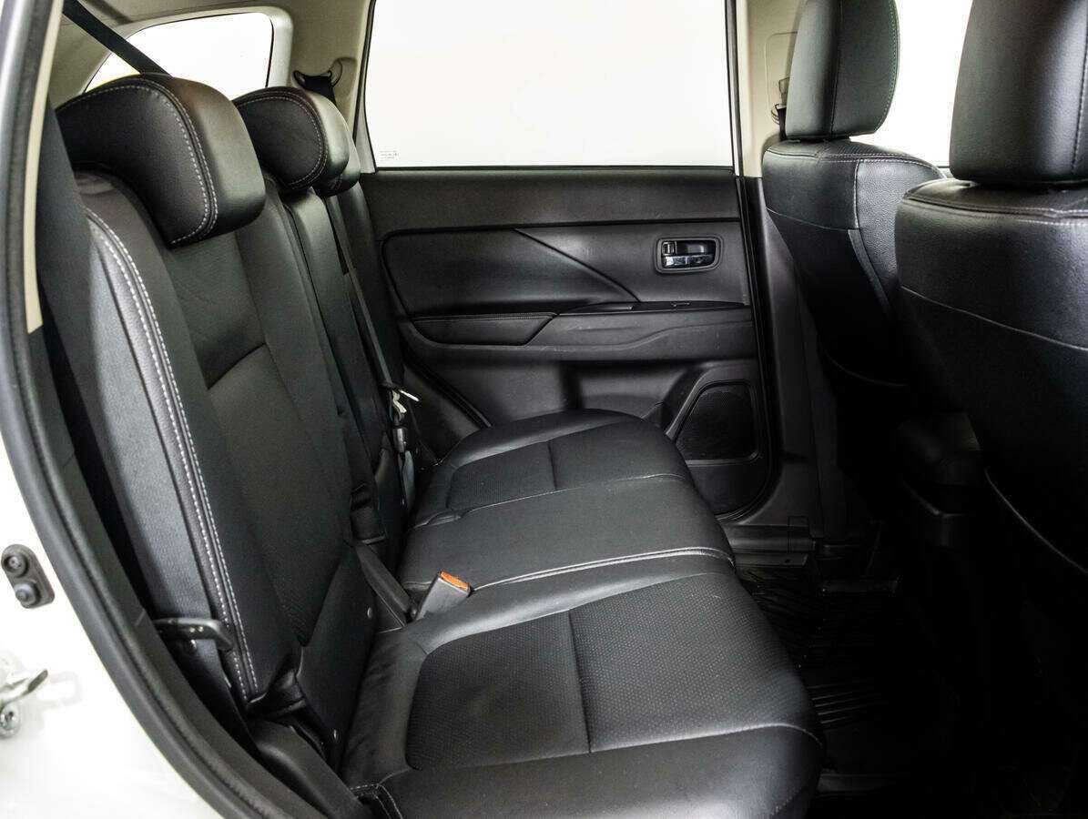 Mitsubishi Outlander б/у, 2018, Вариатор. Фото: #9