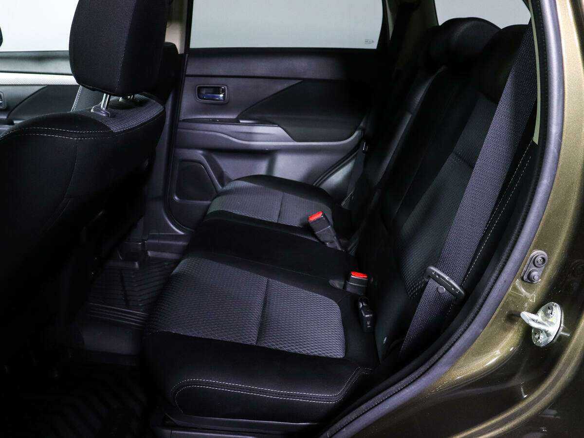 Mitsubishi Outlander б/у, 2018, Вариатор. Фото: #9