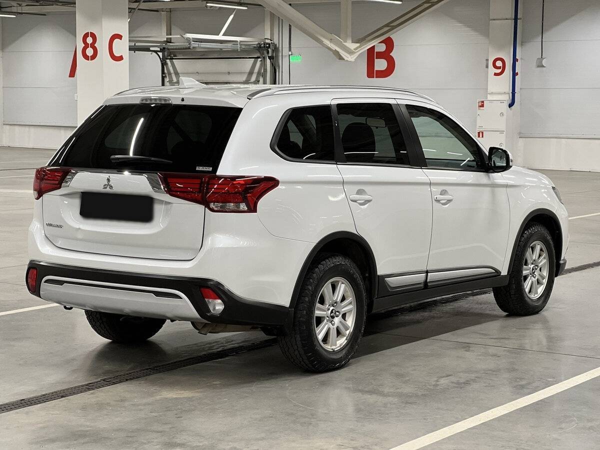 Mitsubishi Outlander б/у, 2021, Вариатор. Фото: #4
