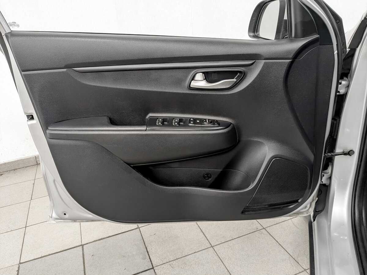 Kia Rio б/у, 2020, Автоматическая. Фото: #18