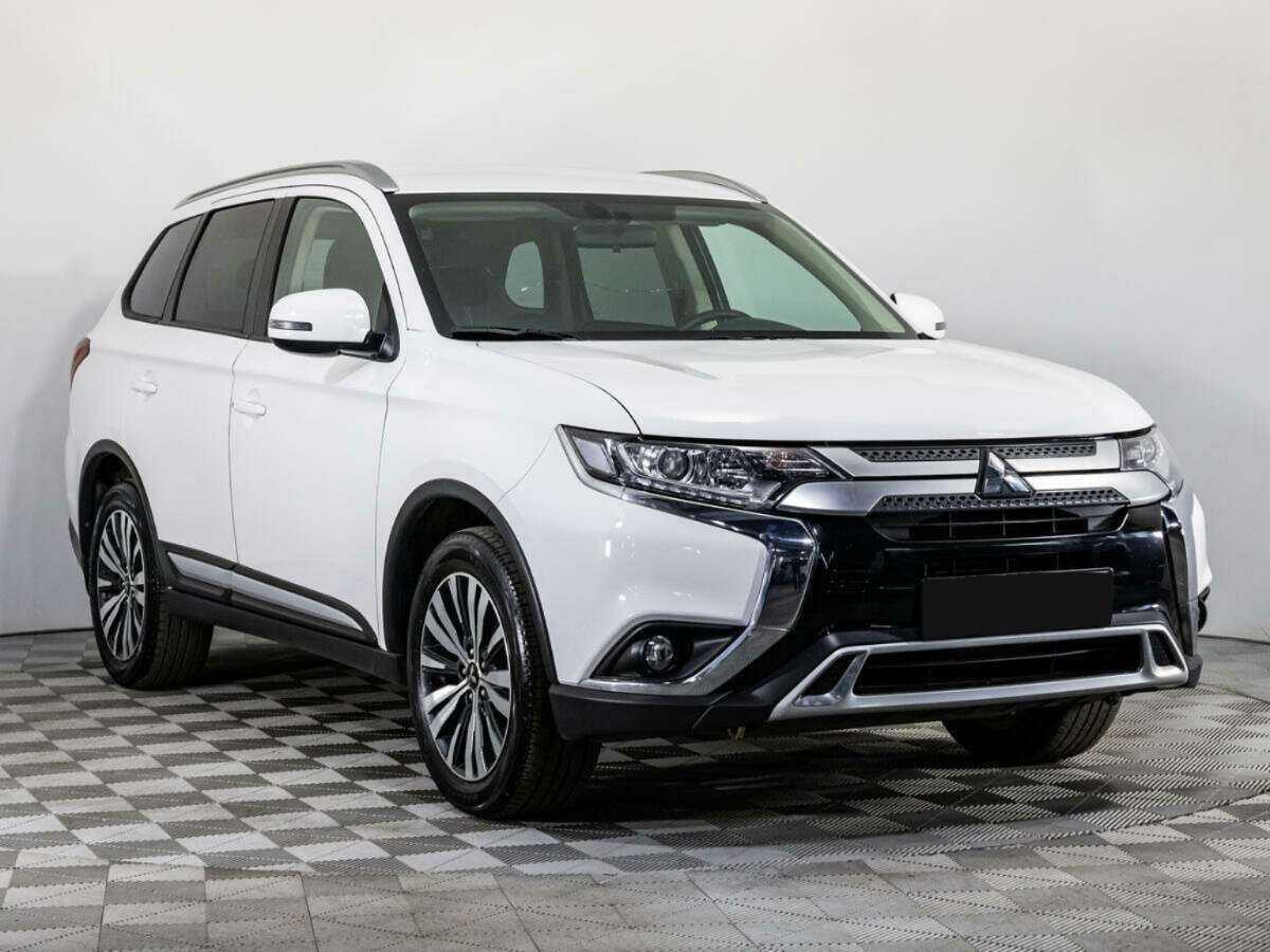 Mitsubishi Outlander б/у, 2021, Вариатор. Фото: #2
