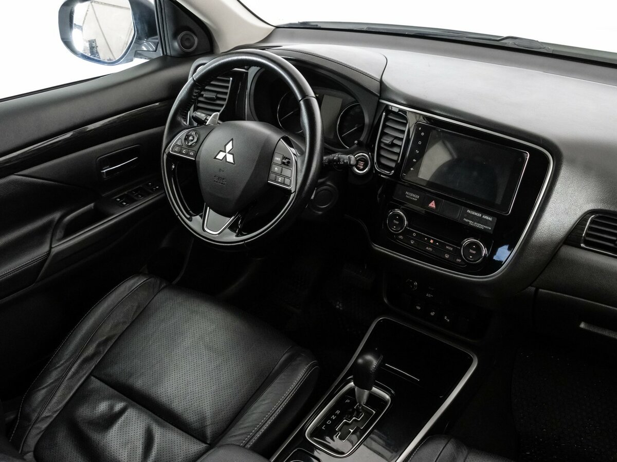 Mitsubishi Outlander б/у, 2017, Автоматическая. Фото: #6