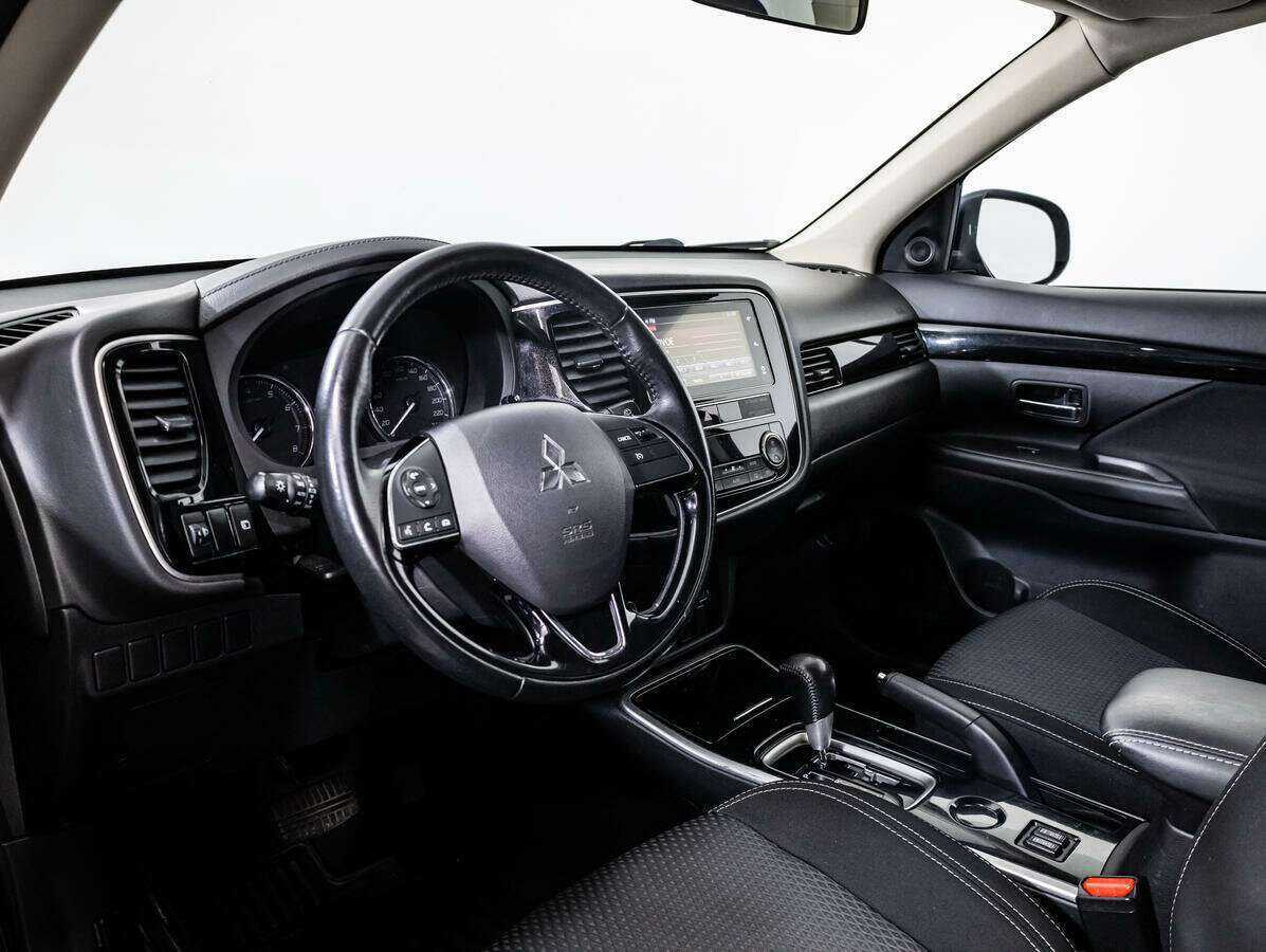 Mitsubishi Outlander б/у, 2019, Вариатор. Фото: #8