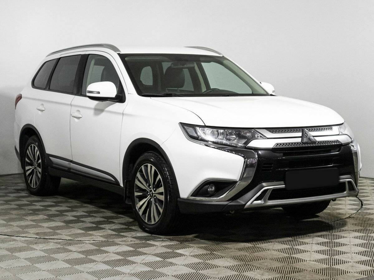 Mitsubishi Outlander б/у, 2020, Вариатор. Фото: #2