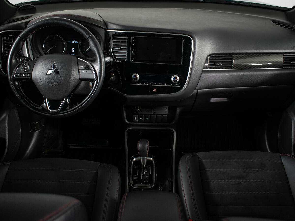 Mitsubishi Outlander б/у, 2021, Вариатор. Фото: #8