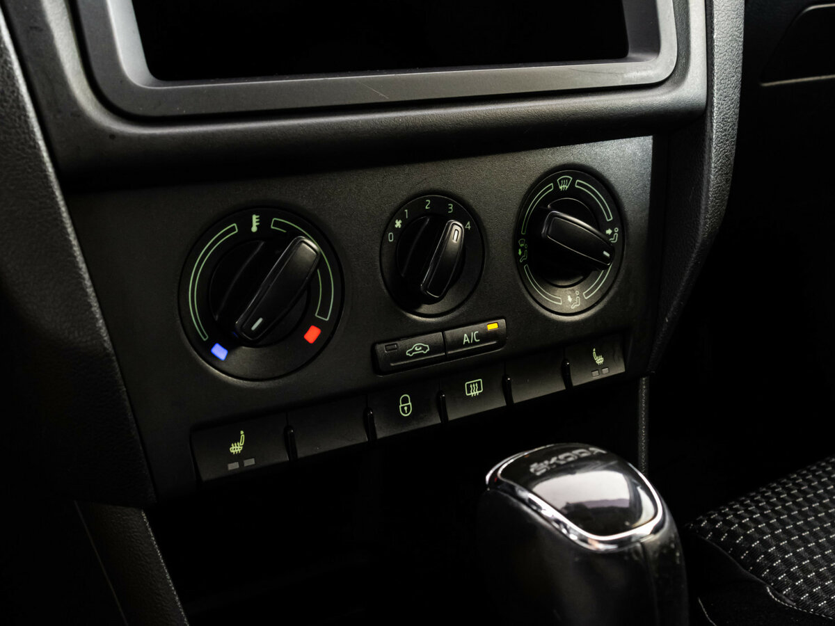 Skoda Rapid б/у, 2015, Автоматическая. Фото: #9