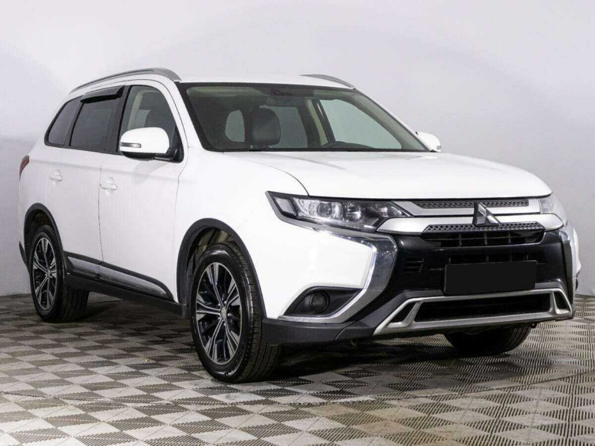 Mitsubishi Outlander б/у, 2019, Вариатор. Фото: #2