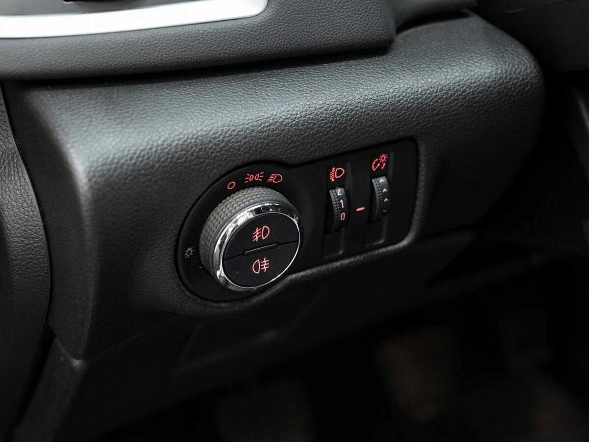 Opel Astra б/у, 2013, Механическая. Фото: #17