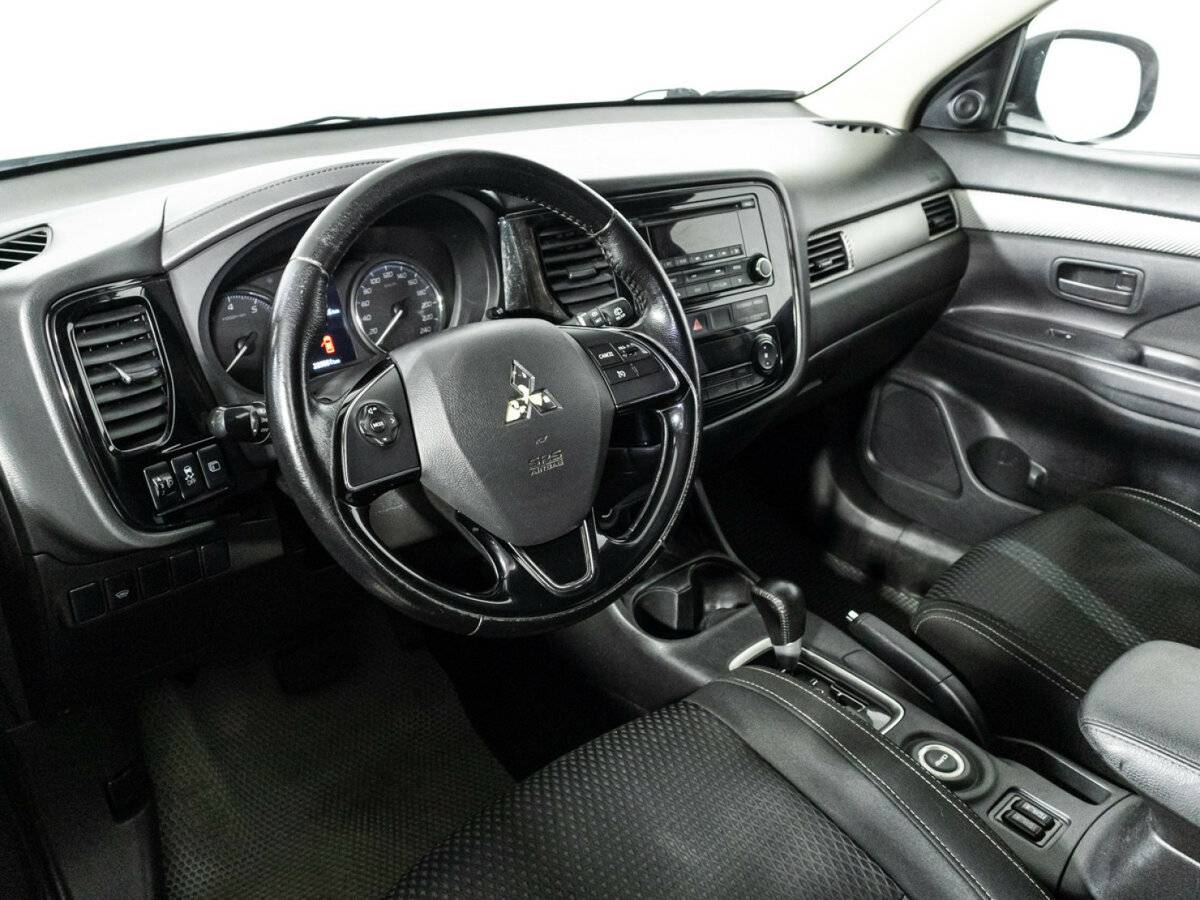 Mitsubishi Outlander б/у, 2016, Вариатор. Фото: #10