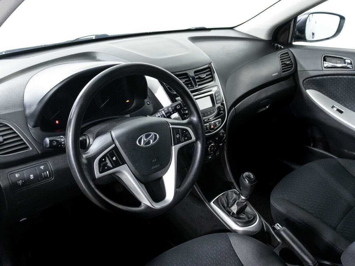 Hyundai Solaris б/у, 2012, Механическая. Фото: #9
