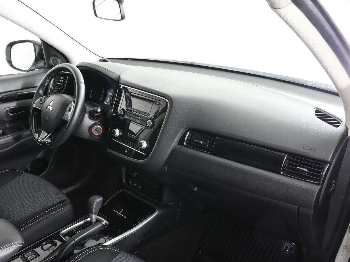 Mitsubishi Outlander б/у, 2020, Вариатор. Фото: #7