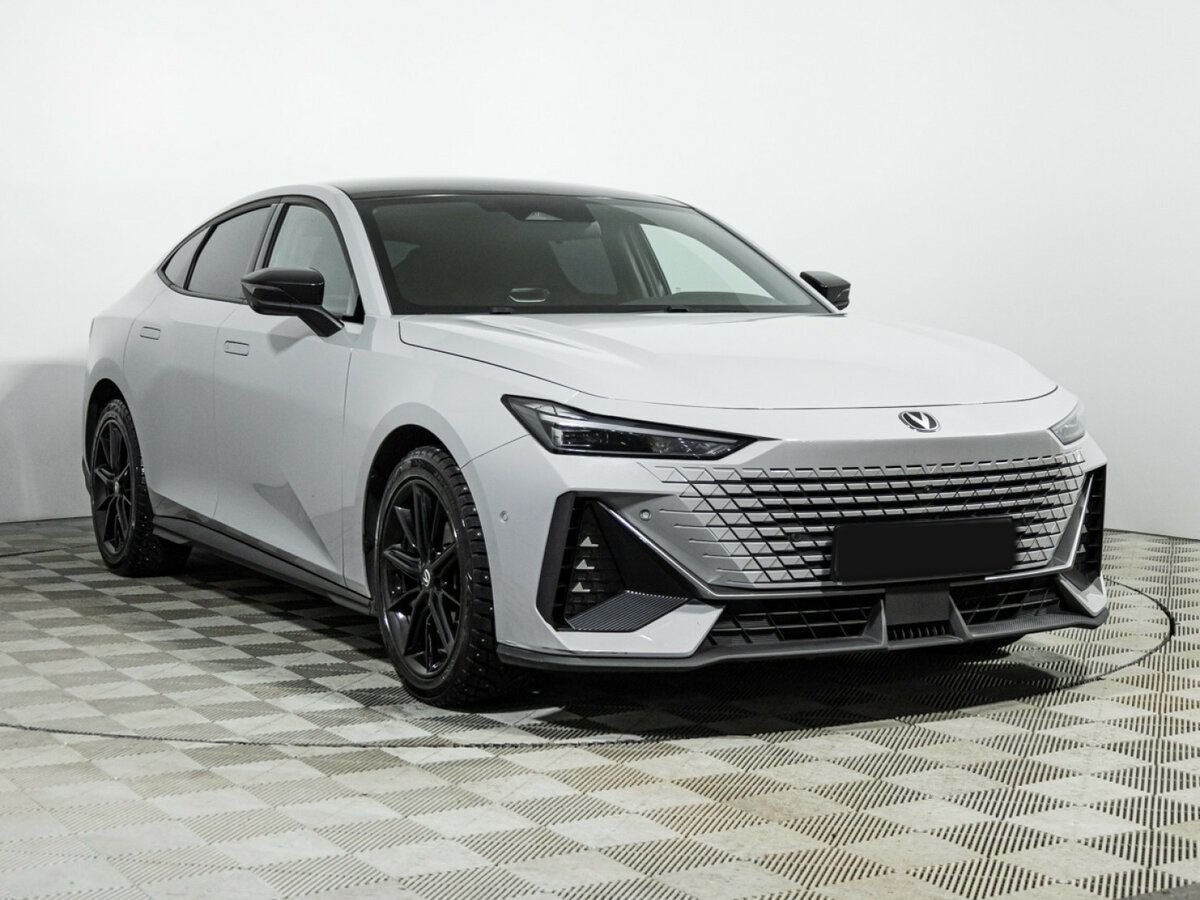 Changan UNI-V б/у, 2024, Роботизированная. Фото: #2