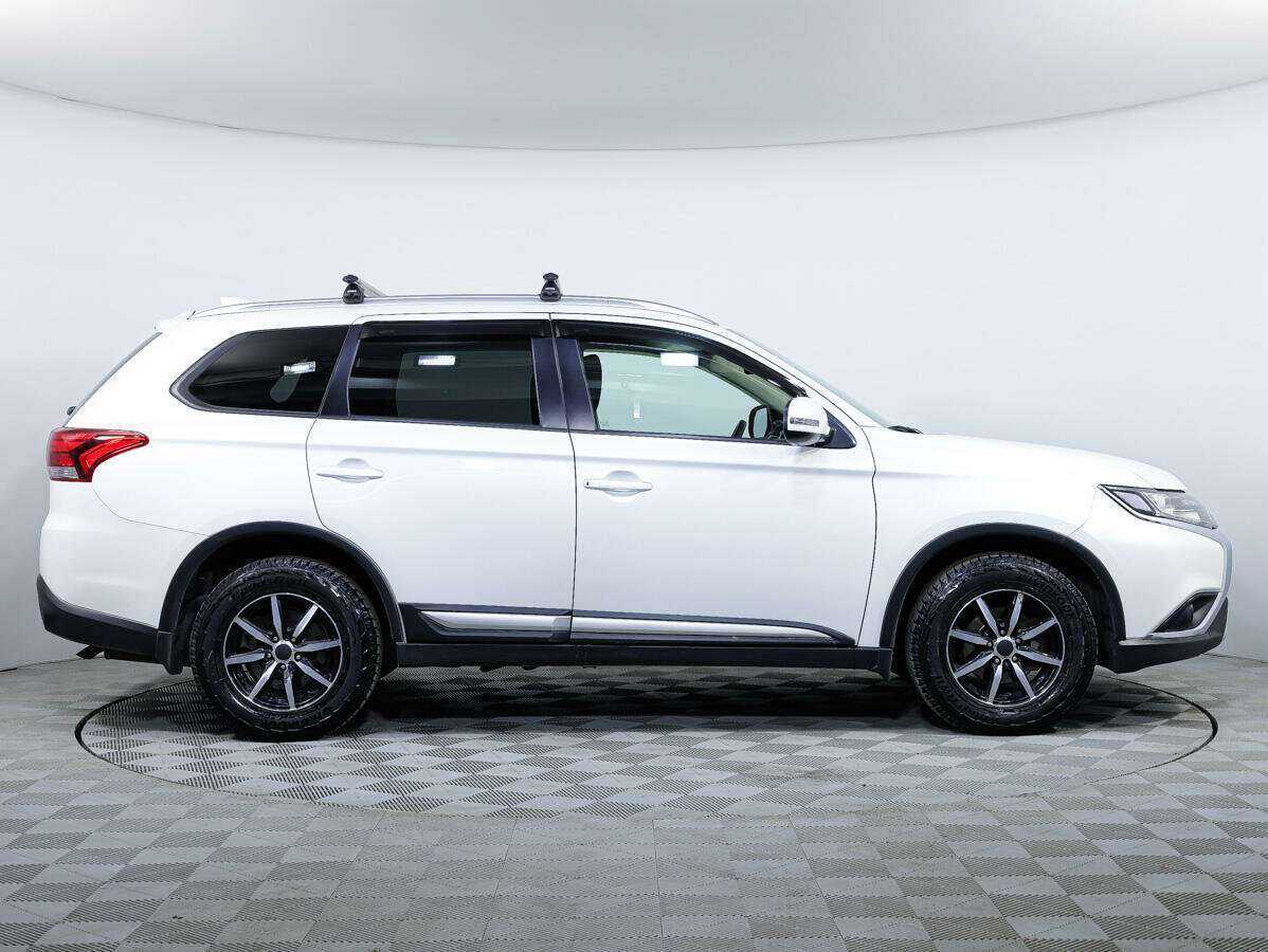 Mitsubishi Outlander б/у, 2018, Вариатор. Фото: #3