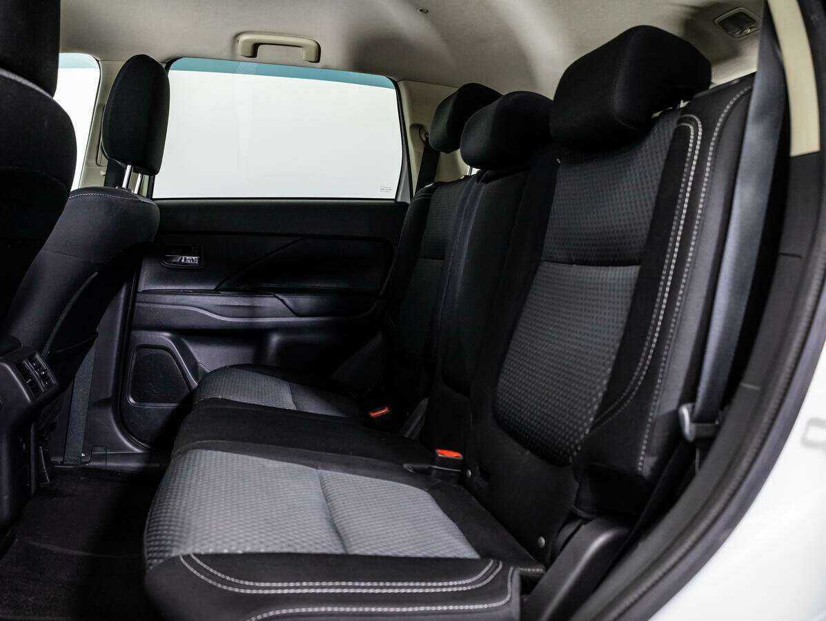 Mitsubishi Outlander б/у, 2018, Вариатор. Фото: #7