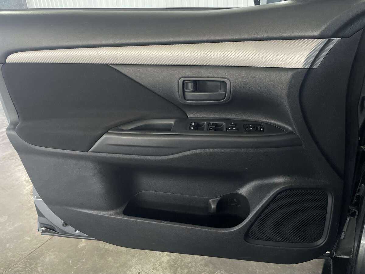 Mitsubishi Outlander б/у, 2018, Вариатор. Фото: #18