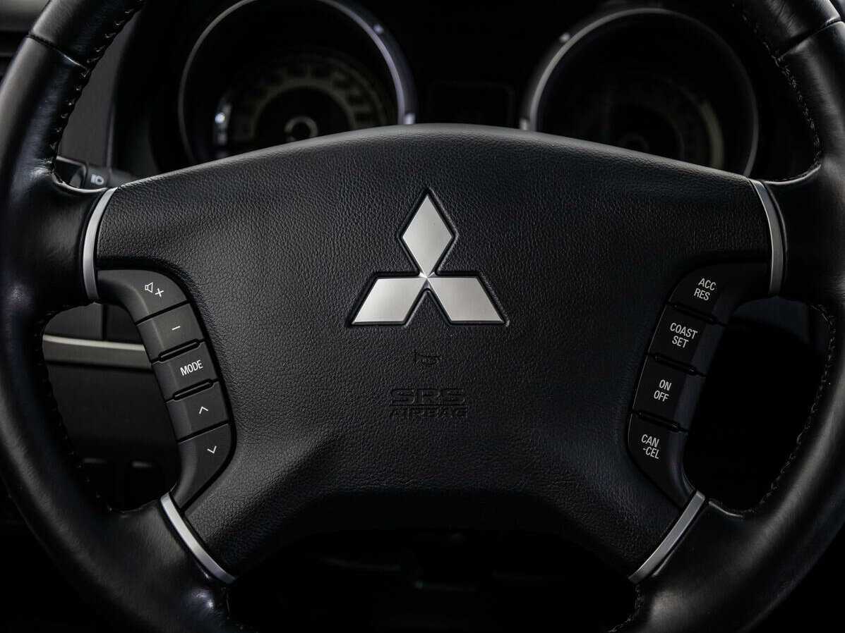 Mitsubishi Pajero б/у, 2015, Автоматическая. Фото: #18